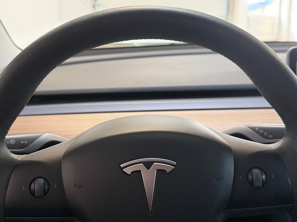 Tesla Model 3 RWD 4d