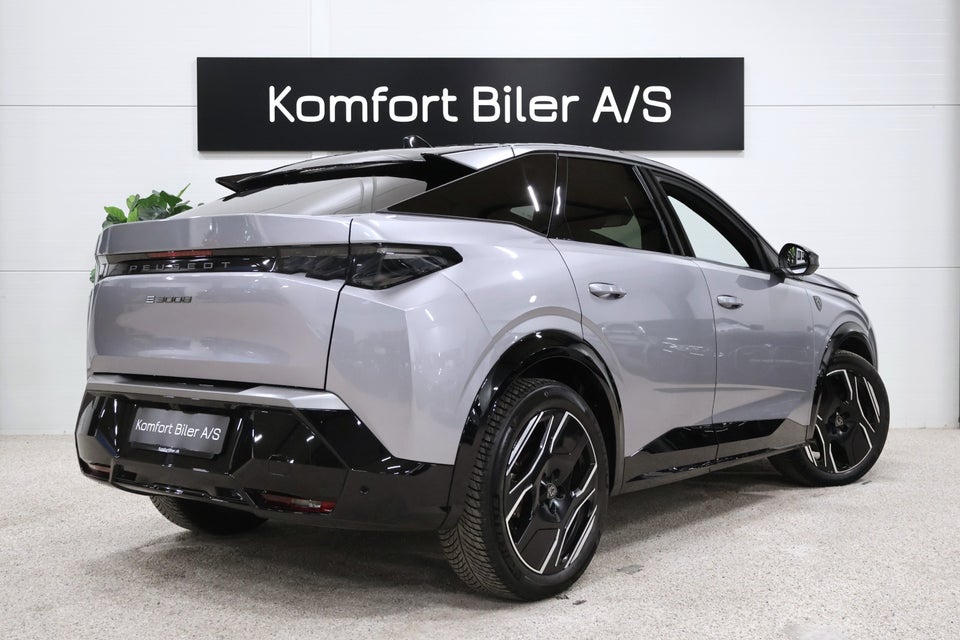 Peugeot e-3008 77 GT 5d