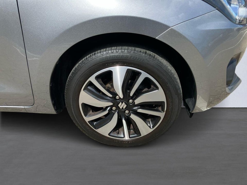 Suzuki Swift 1,2 Dualjet Exclusive CVT 5d