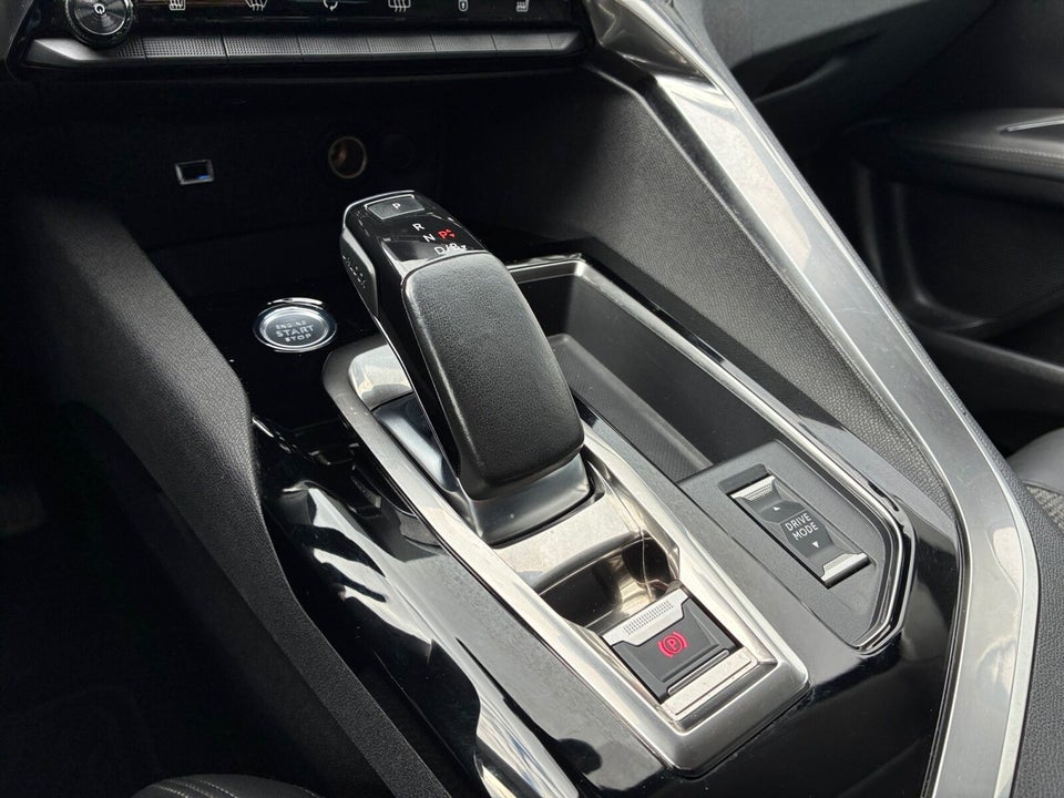 Peugeot 3008 1,6 Hybrid Allure Limited EAT8 5d