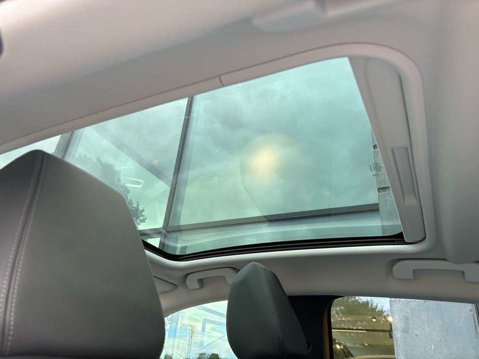 Peugeot 208 1,2 PureTech 100 Allure Sky 5d