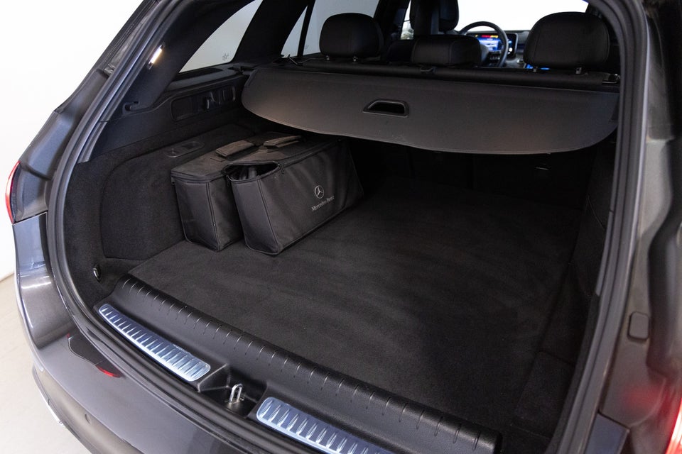 Mercedes C300 e 2,0 AMG Line stc. aut. 5d