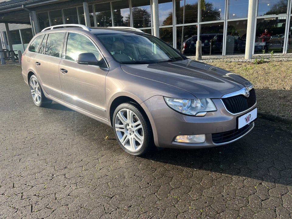Skoda Superb 2,0 TDi 170 Elegance Combi DSG 5d