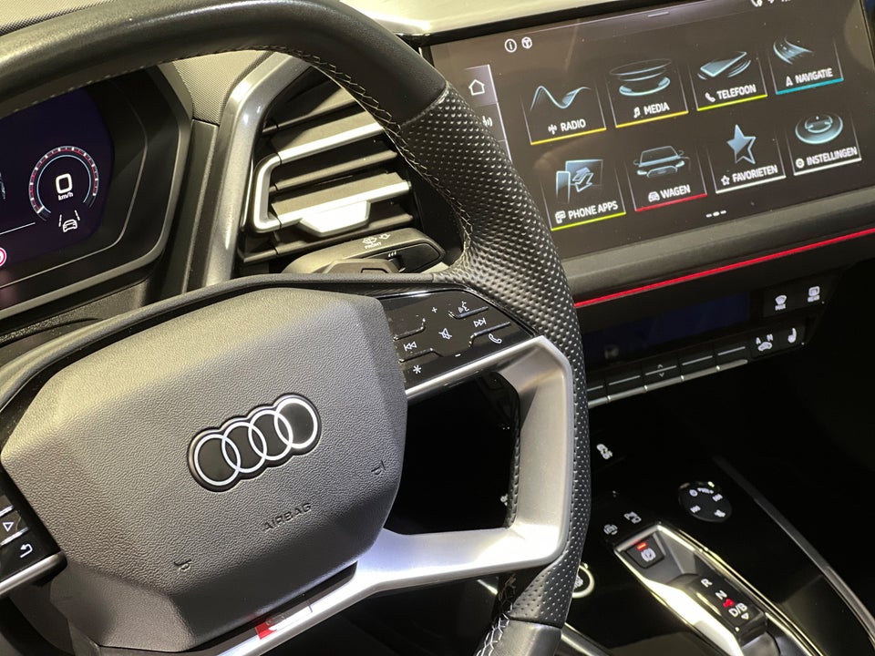 Audi Q4 e-tron 45 S-line Sportback quattro 5d