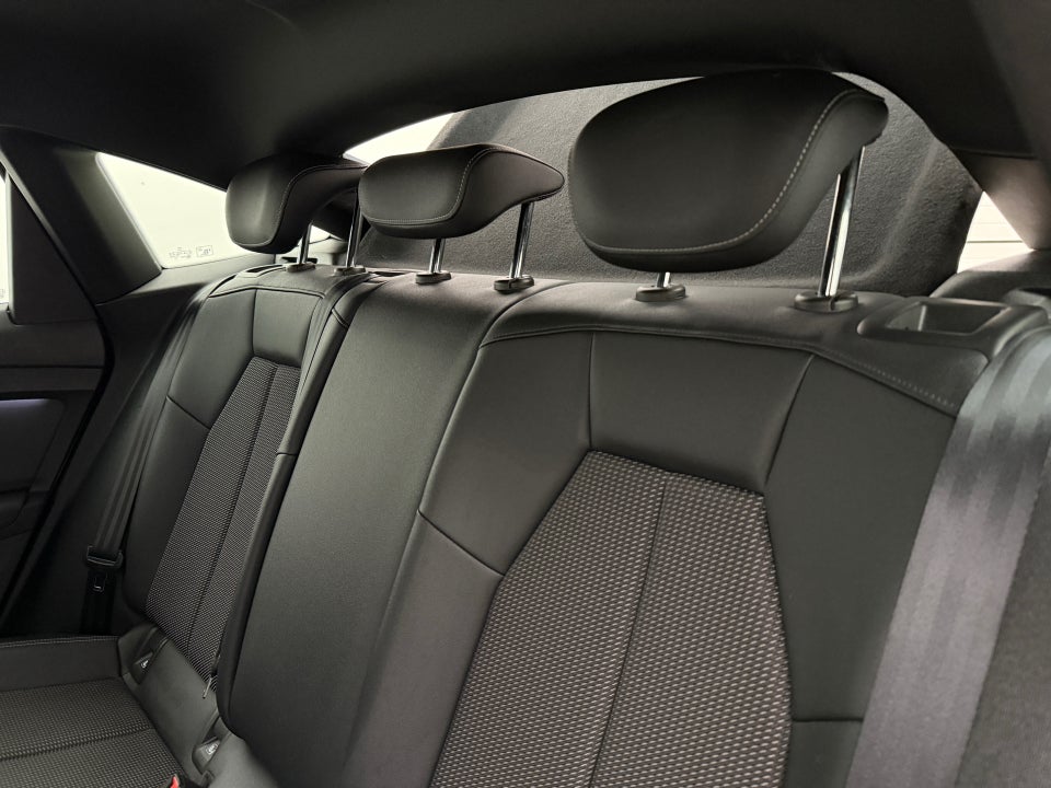 Audi Q4 e-tron 40 S-line 5d