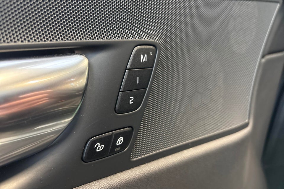 Volvo XC60 2,0 D4 190 R-Design aut. 5d