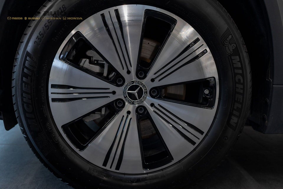 Mercedes EQA300 Progressive 4Matic 5d