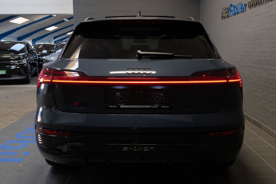 Audi Q8 e-tron 55 S-line quattro 5d