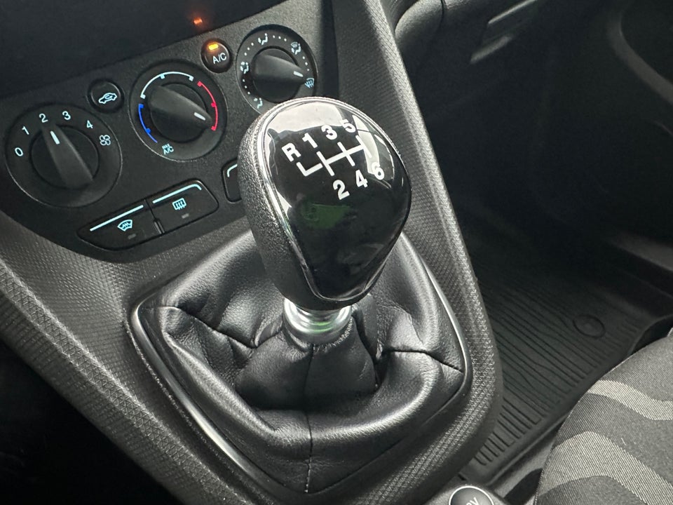 Ford Transit Connect 1,5 TDCi 120 Trend kort