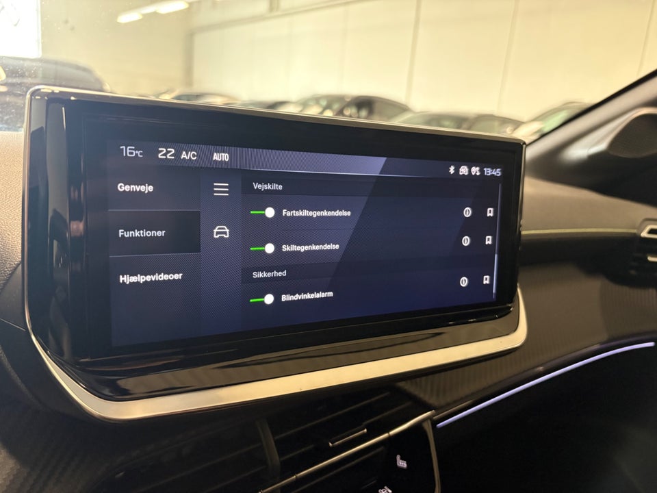 Peugeot e-208 54 GT 5d