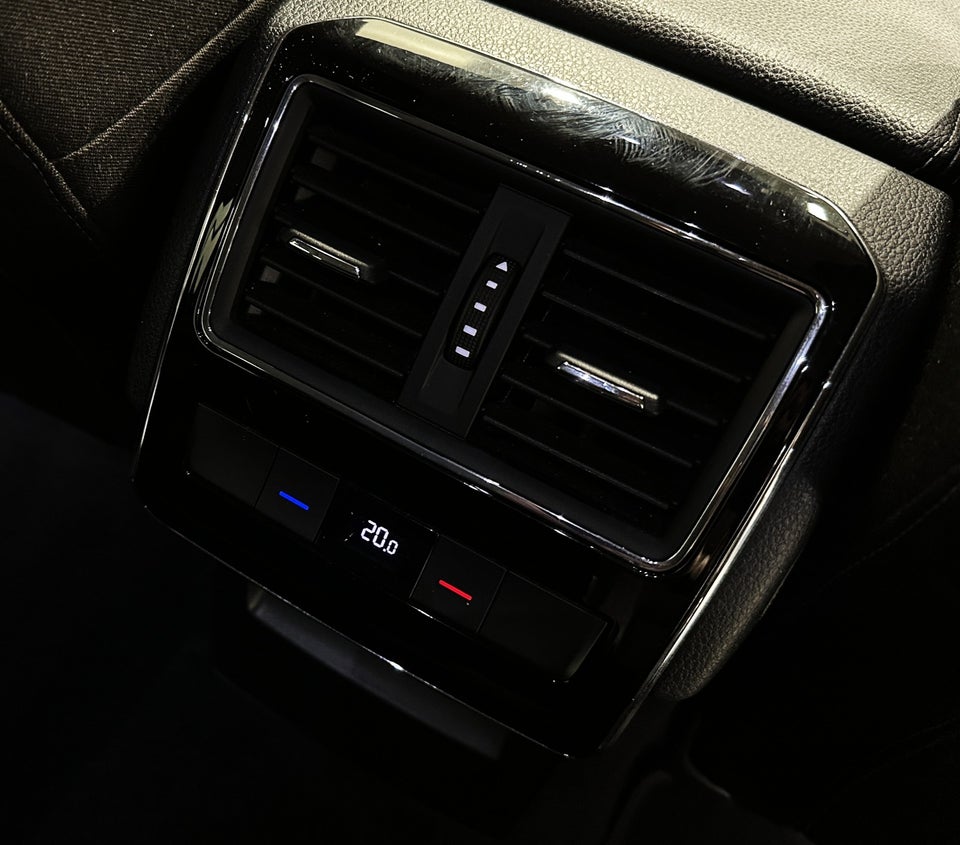 Skoda Superb 2,0 TDi 150 Style Combi DSG 5d