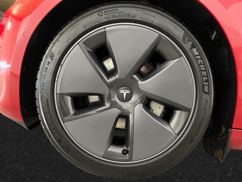 Tesla Model 3 Standard Range+ RWD 4d