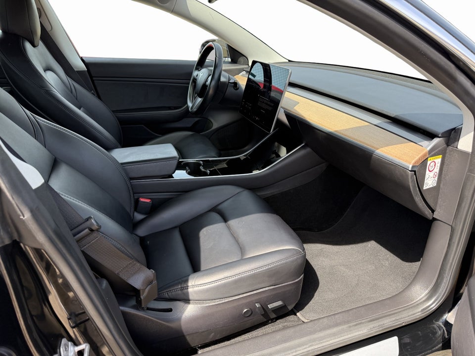 Tesla Model 3 Long Range AWD 4d