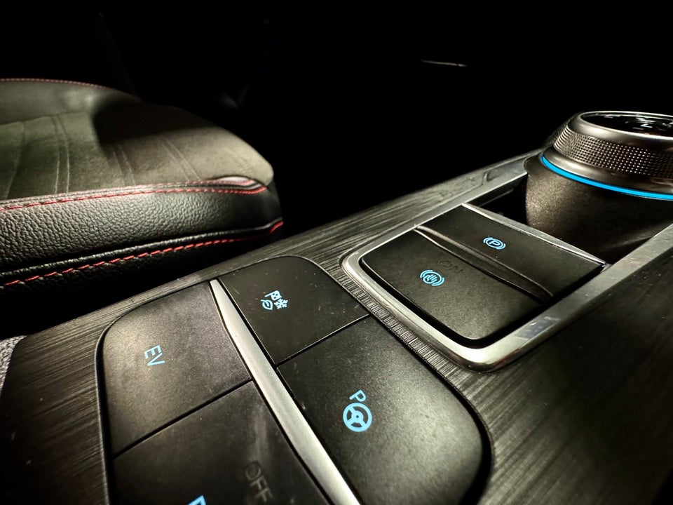 Ford Kuga 2,5 PHEV ST-Line X CVT 5d