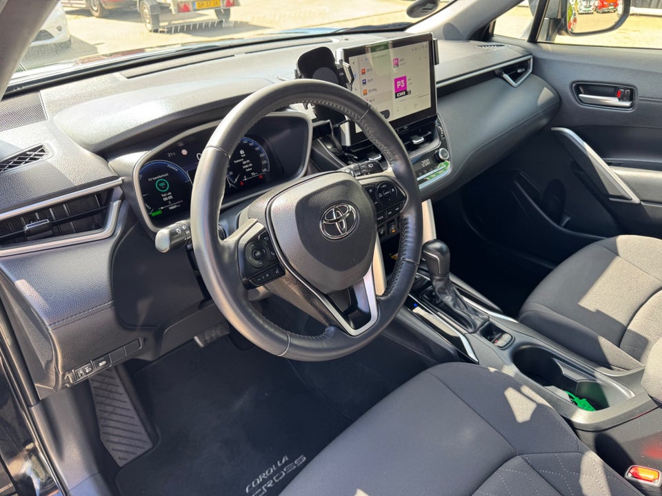Toyota Corolla Cross 2,0 Hybrid Style CVT Van 5d