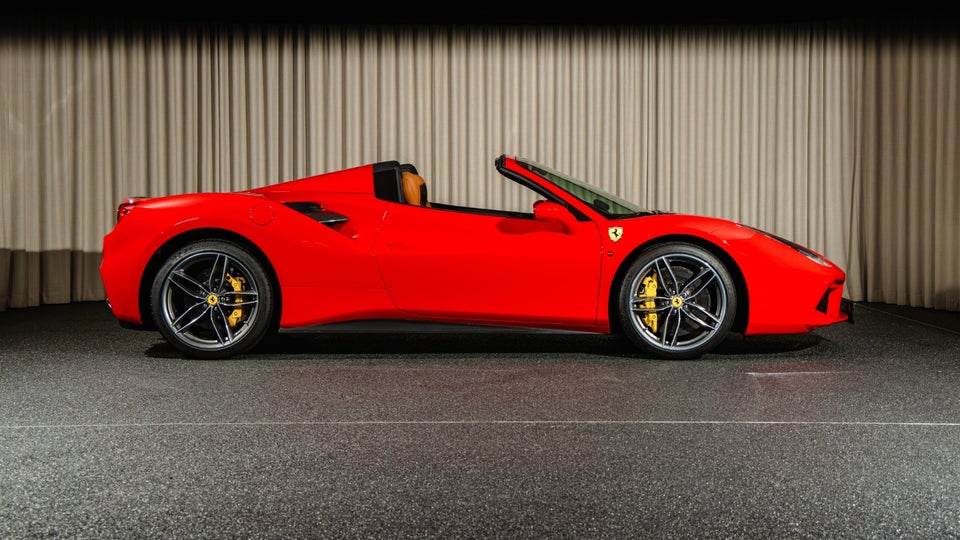 Ferrari 488 Spider 3,9 DCT 2d
