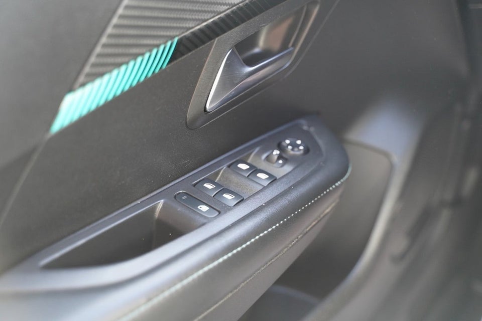 Peugeot 208 1,2 PureTech 100 Platin Pack 5d