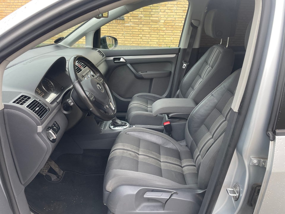 VW Touran 1,6 TDi 105 Comfortline DSG BM Van 5d