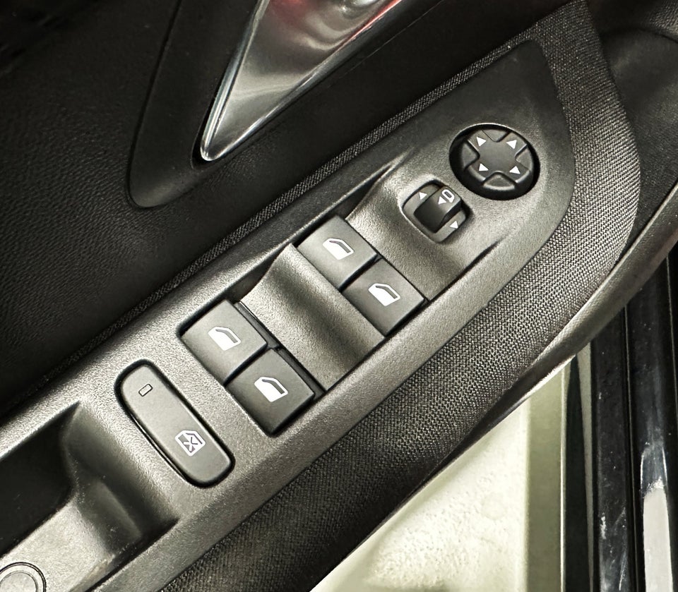 Peugeot 208 1,2 PureTech 75 Active 5d