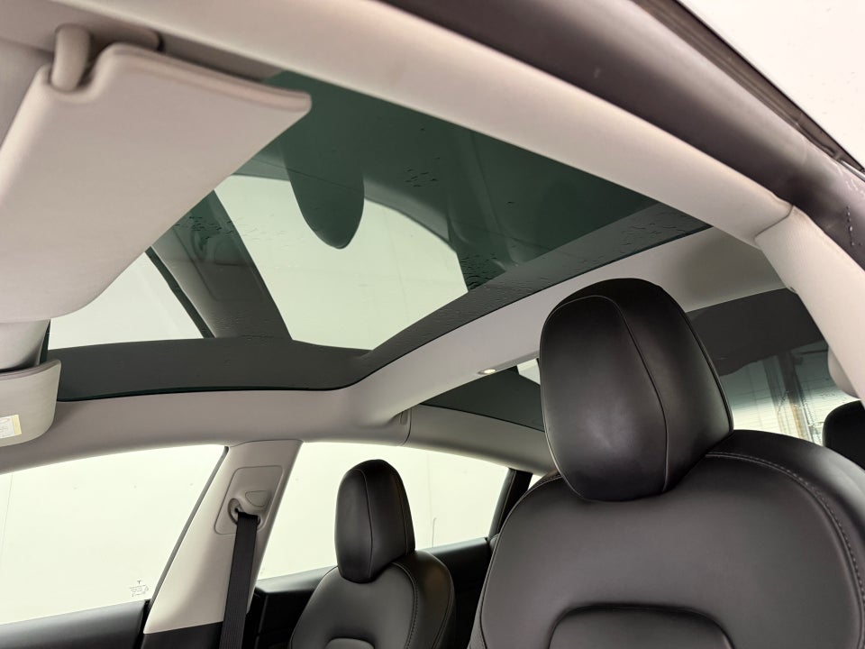 Tesla Model 3 RWD 4d