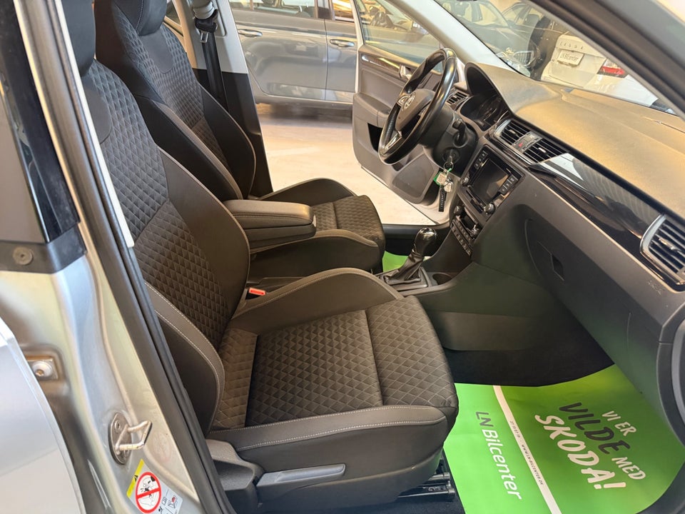 Skoda Rapid 1,4 TSi 125 Ambition Spaceback DSG 5d