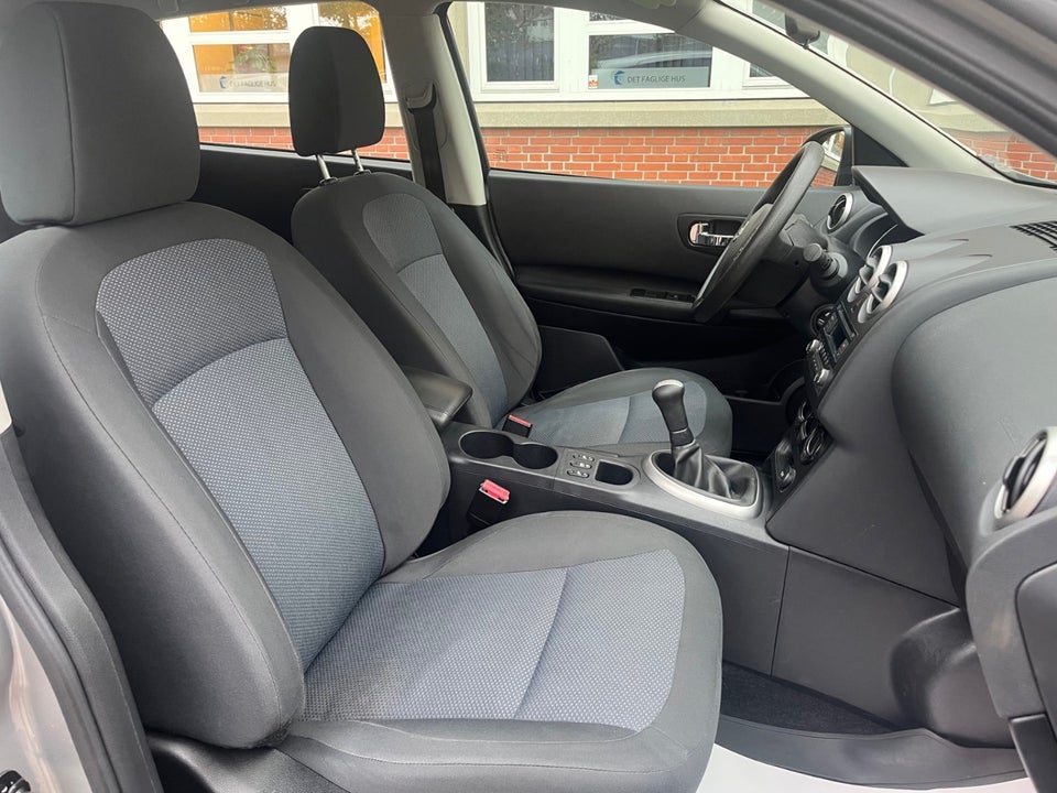 Nissan Qashqai 1,6 Visia 5d
