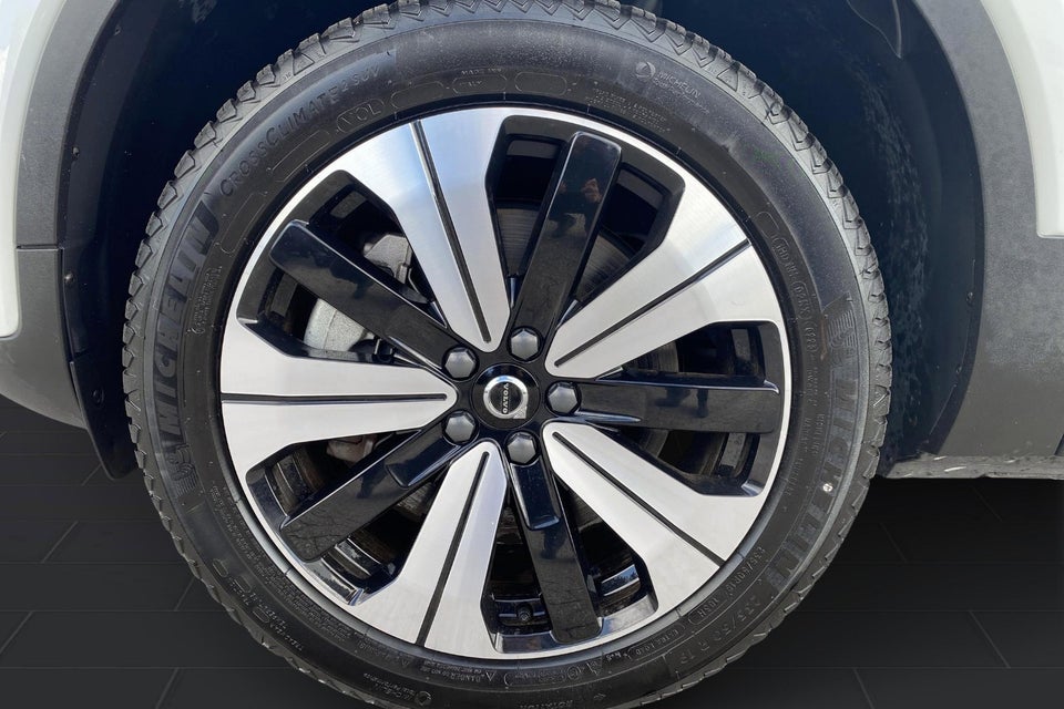 Volvo XC40 ReCharge Twin Plus 5d