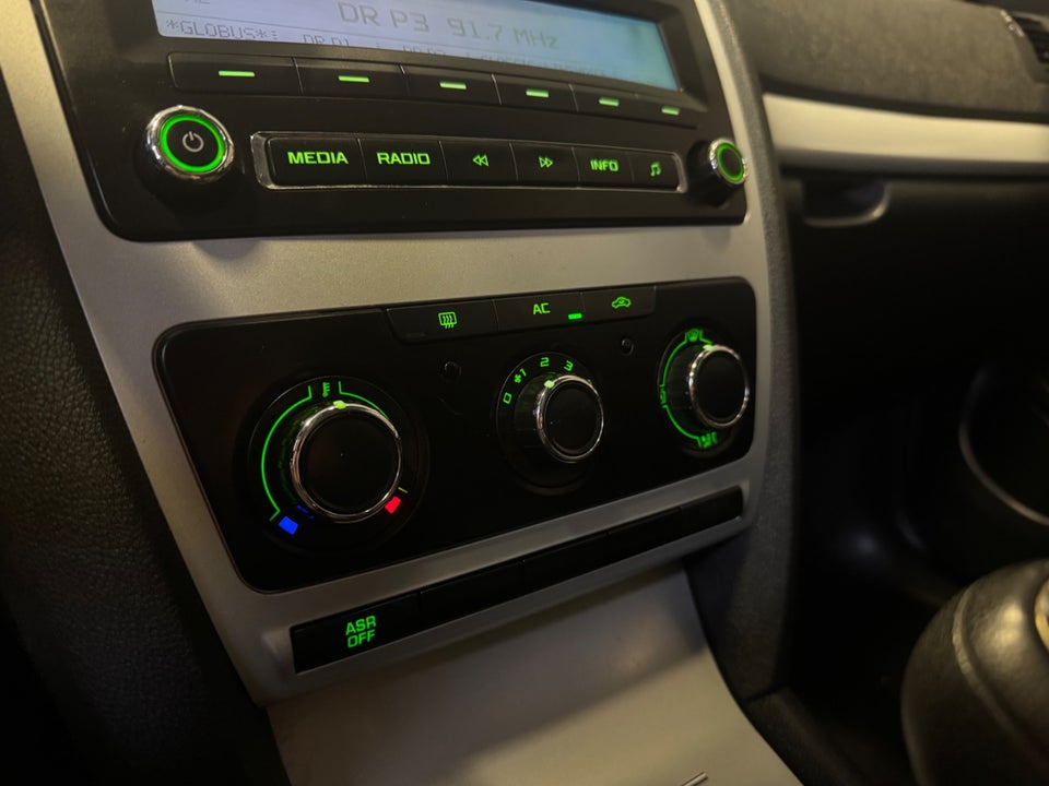 Skoda Octavia 2,0 TDi Ambiente Combi 5d