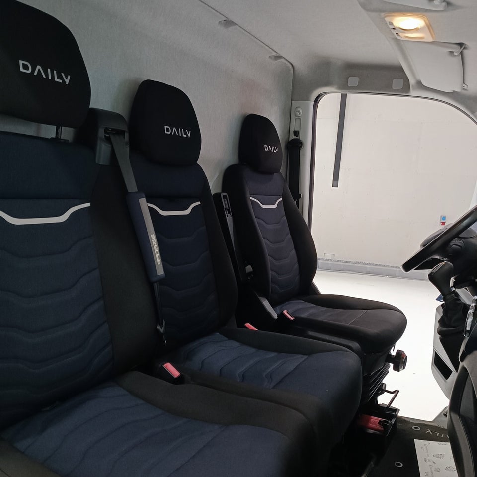 Iveco Daily 2,3 35S16 12m³ Van AG8