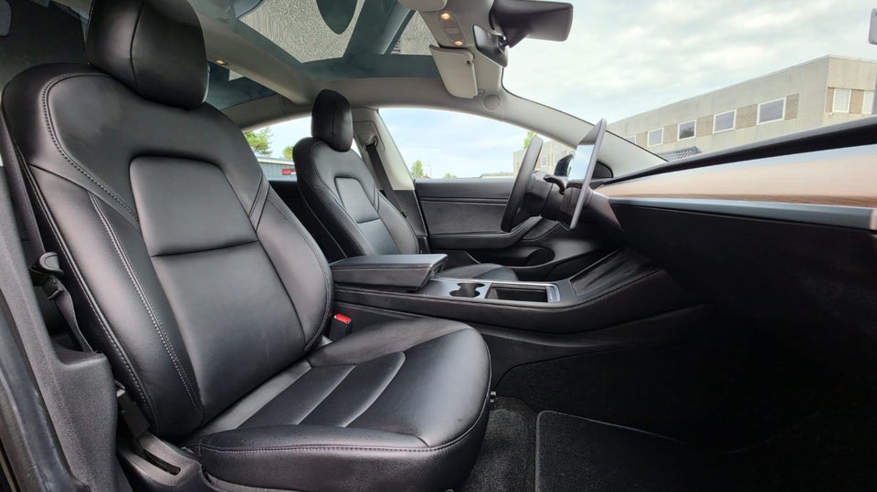 Tesla Model 3 Long Range AWD 4d