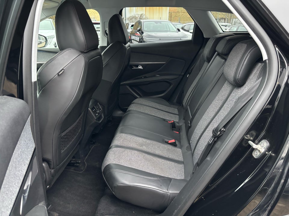 Peugeot 3008 1,2 PureTech 130 Allure 5d