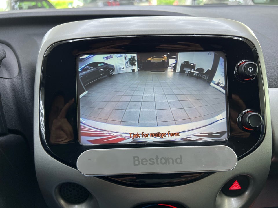 Toyota Aygo 1,0 VVT-i x-black 5d