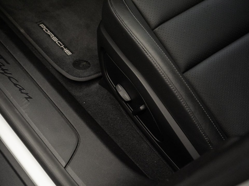 Porsche Taycan Performance+ 4d