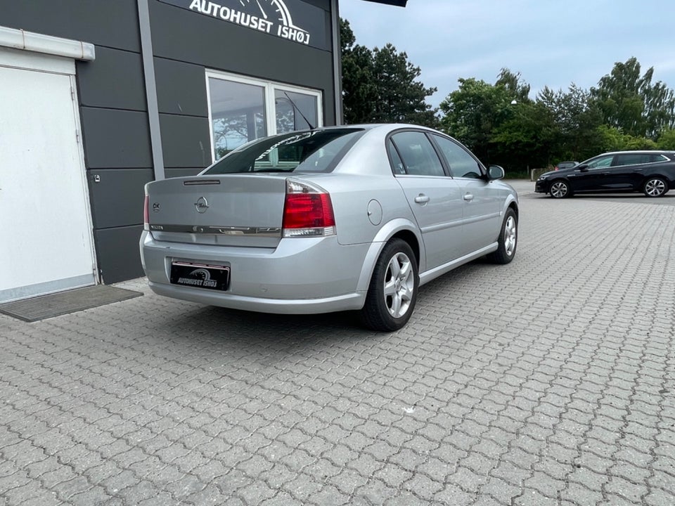 Opel Vectra 1,6 16V 105 Limited 4d