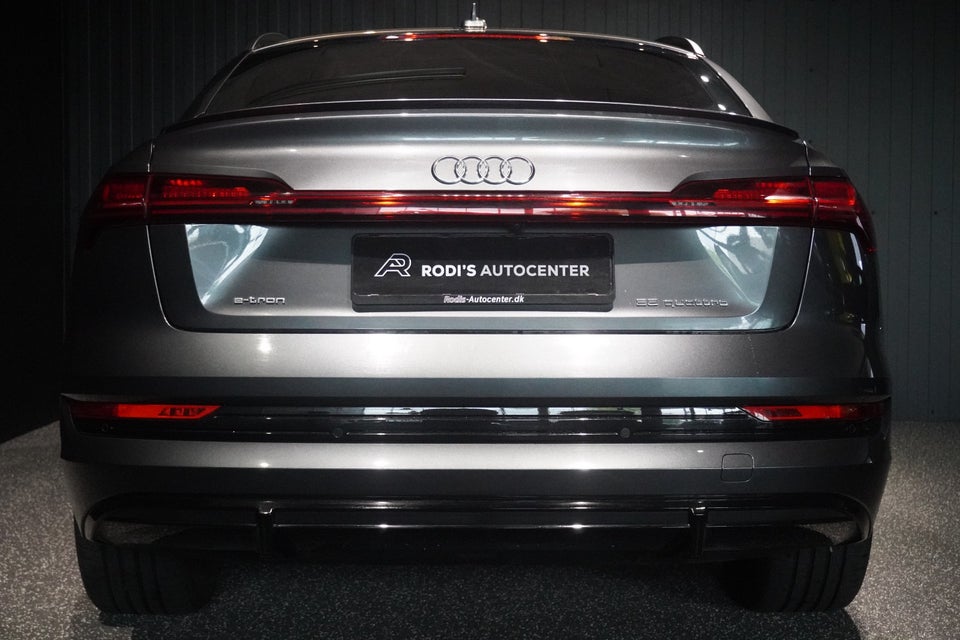 Audi e-tron 55 S-line Sportback quattro 5d