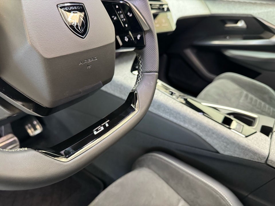 Peugeot e-3008 77 GT Pack 5d
