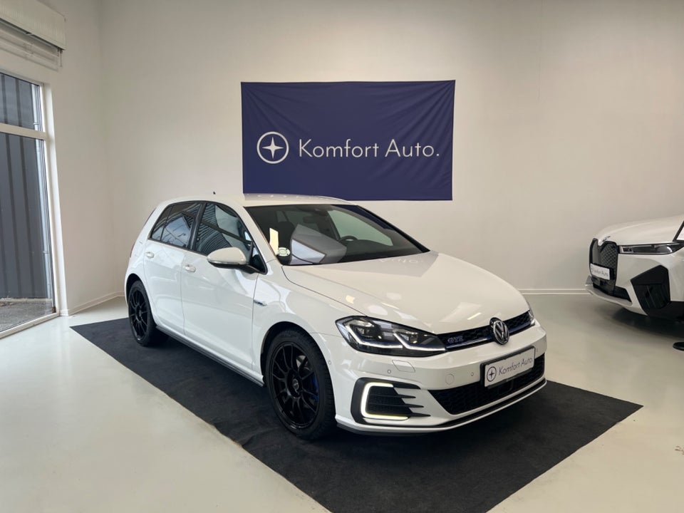 VW Golf VII 1,4 GTE DSG 5d