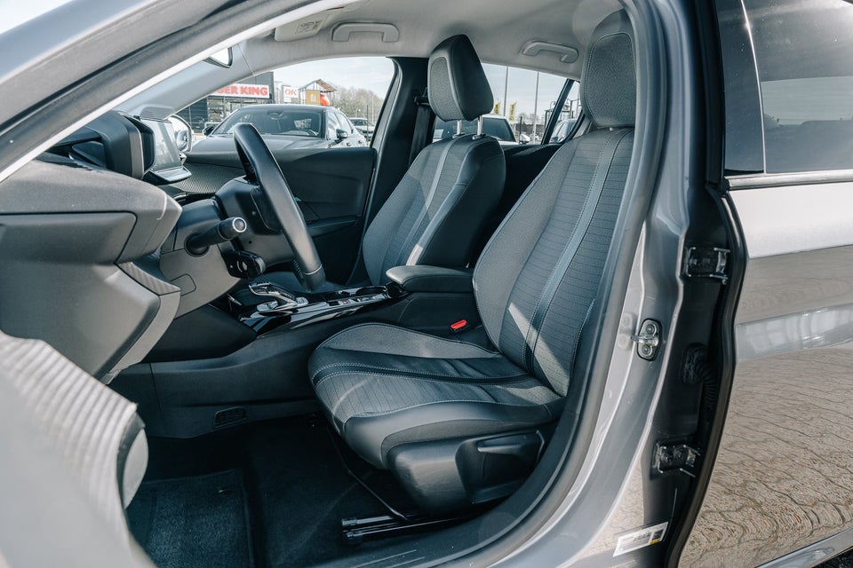 Peugeot e-208 50 Allure 5d