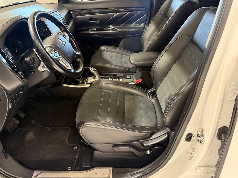 Mitsubishi Outlander 2,0 PHEV Instyle CVT 5d