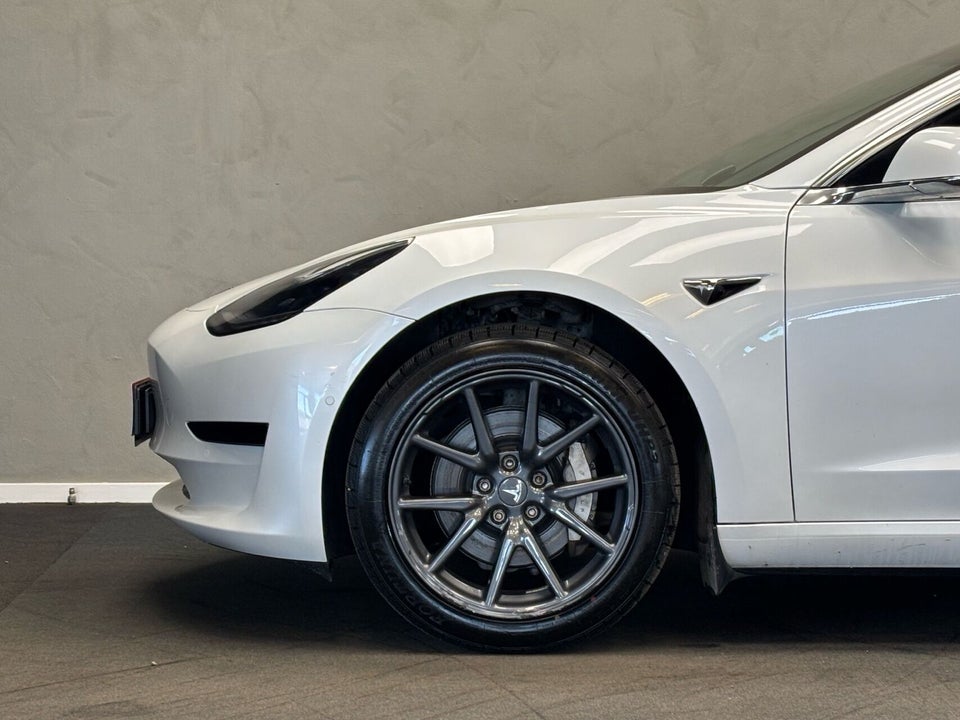 Tesla Model 3 Standard Range+ RWD 4d