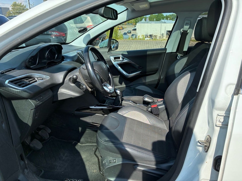 Peugeot 2008 1,2 e-THP 110 Edition+ 5d