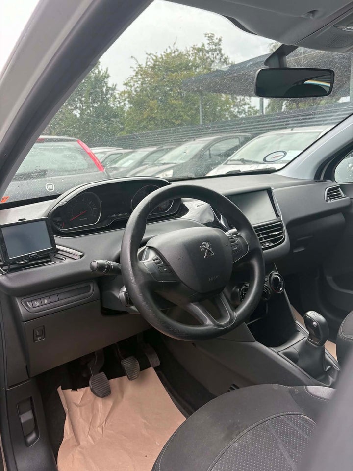 Peugeot 208 1,2 VTi Access 5d