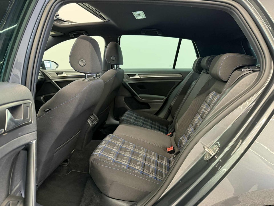 VW Golf VII 1,4 GTE DSG 5d