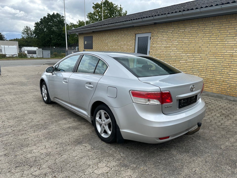 Toyota Avensis 1,8 VVT-i T2 4d