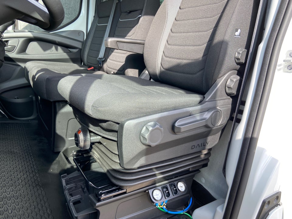 Iveco Daily 3,0 35S18 4100mm Lad AG8