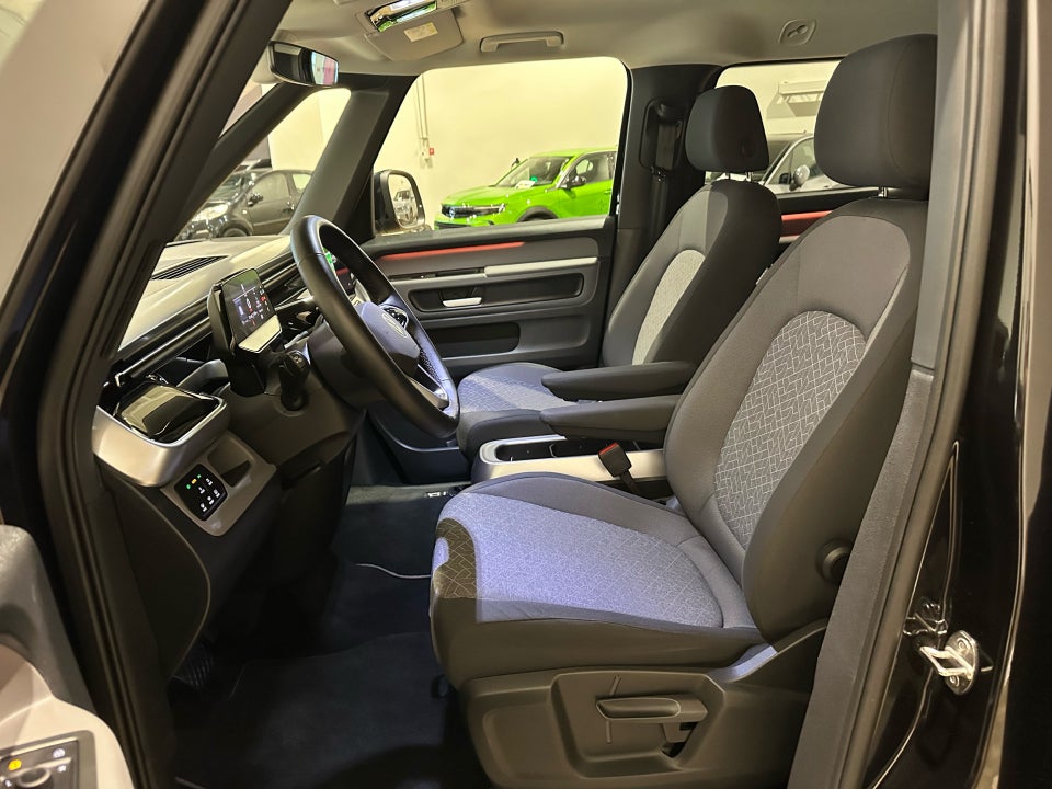 VW ID.Buzz 77 Pro SWB 5d