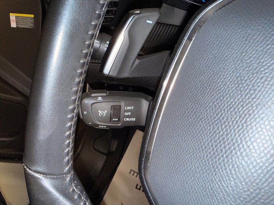 Peugeot 2008 1,5 BlueHDi 130 Allure EAT8 5d