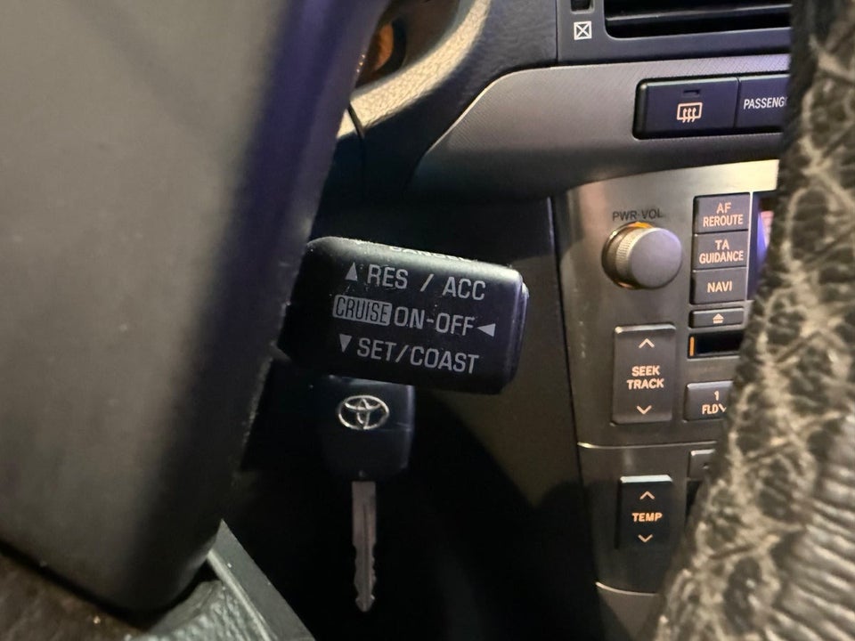 Toyota Avensis 2,0 Sol 4d