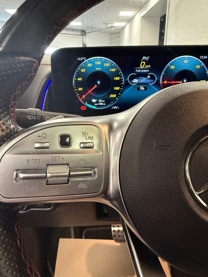 Mercedes EQB300 AMG Line 4Matic 5d