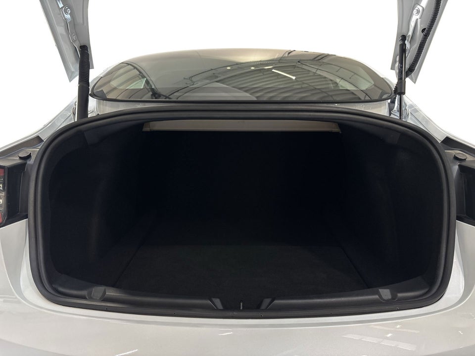 Tesla Model 3 Long Range RWD 4d